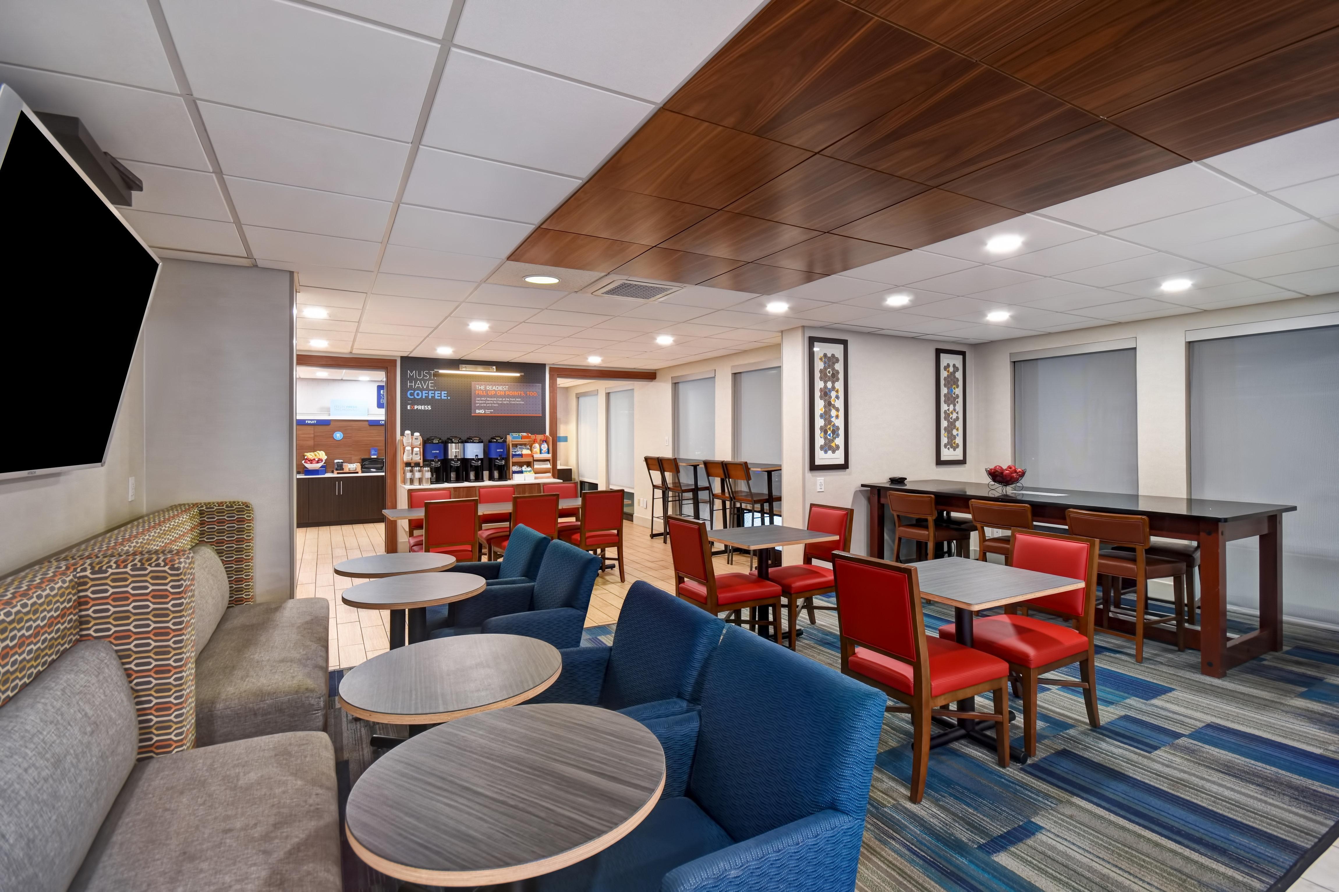 Holiday Inn Express & Suites Allentown-Dorney Park Area By Ihg Exterior foto